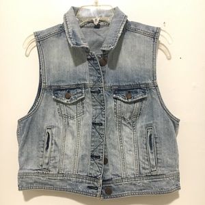 AEO Classic Denim Sleeveless Jacket